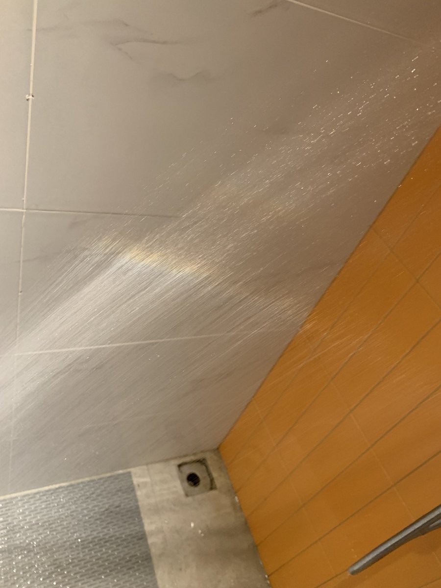 看！洗澡🚿也能有彩虹