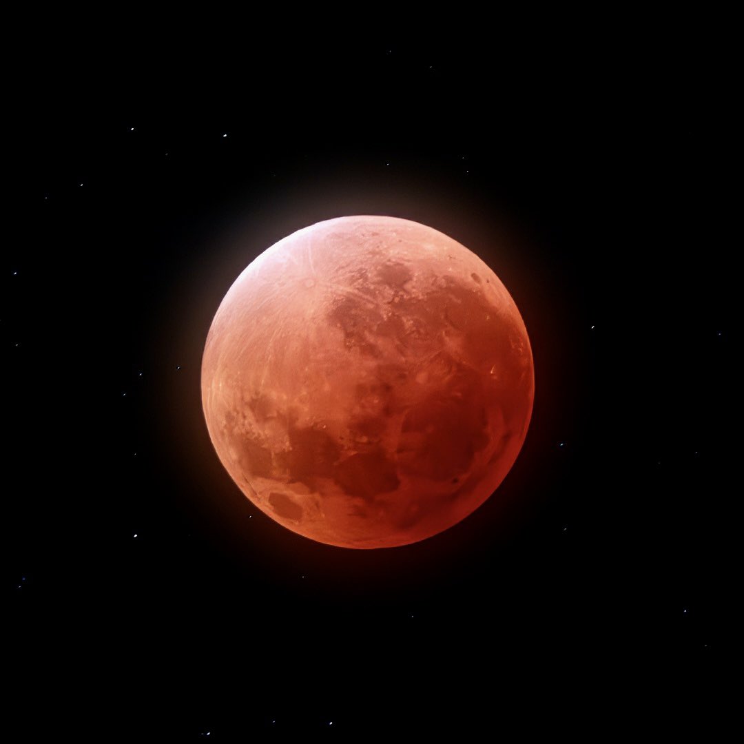 a_film_maker's tweet image. Blood moon from Western Australia, 2:08am.