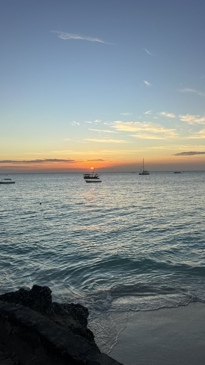 whizll's tweet photo. Zanzibar 😎 https://t.co/4Qgd3tcGNN