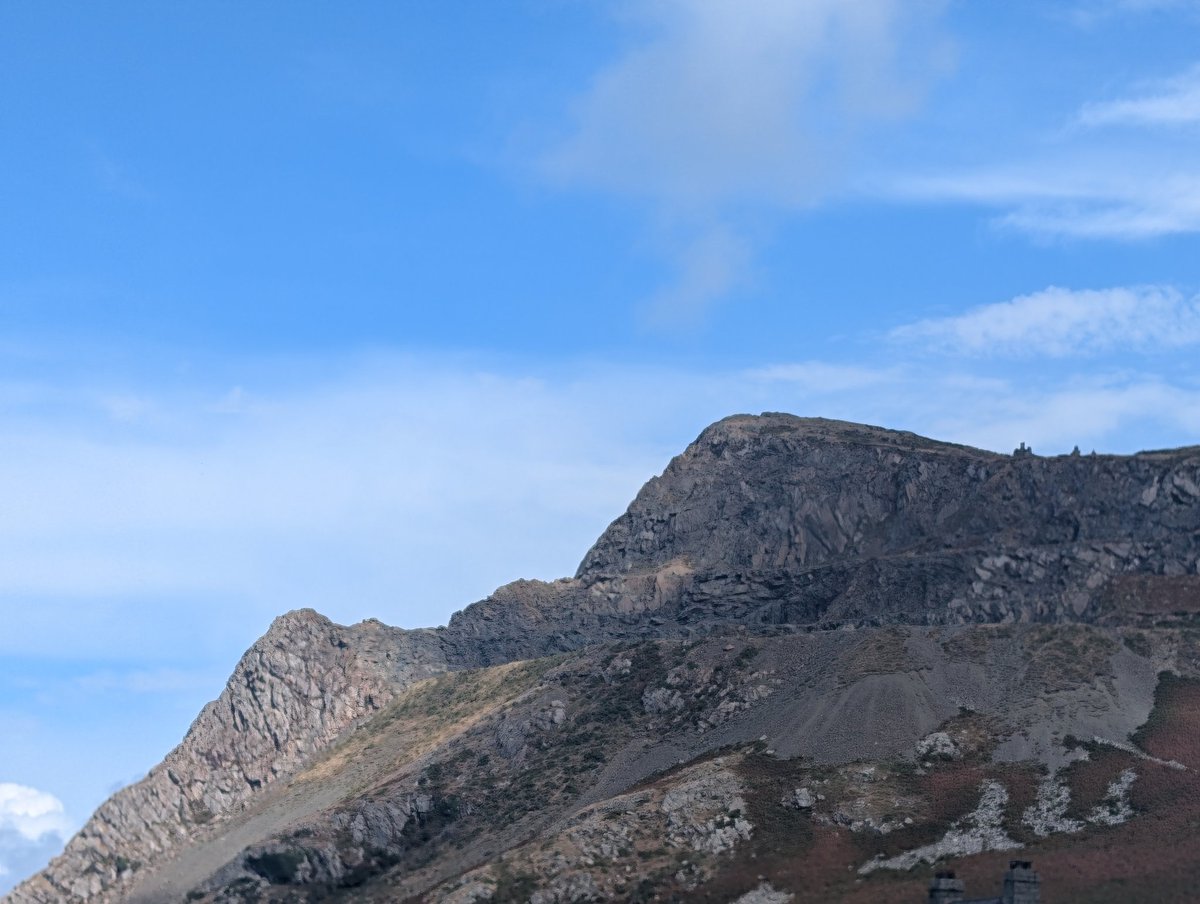 Dylan's Tours of Wales tweet media