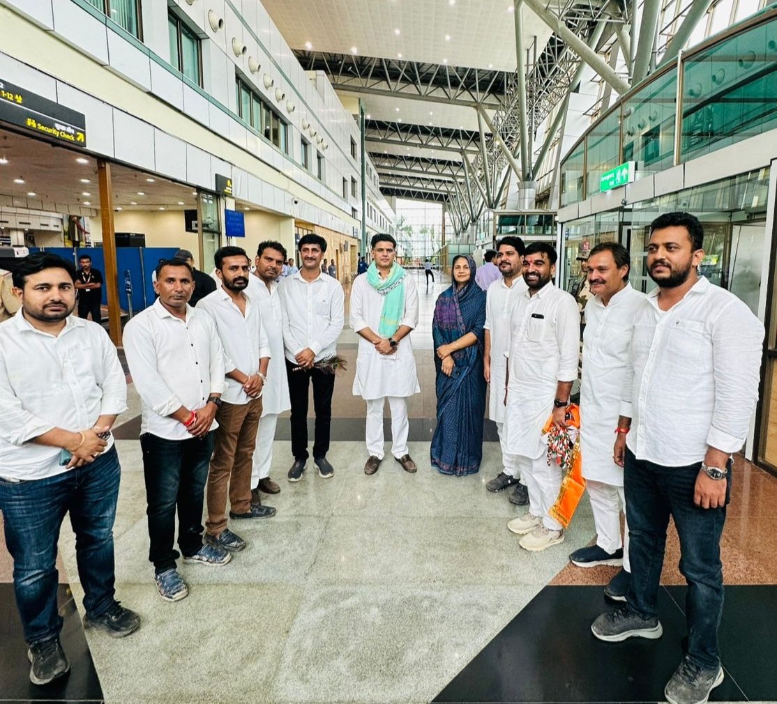 PreetiGSS's tweet photo. आज कांग्रेस के राष्ट्रीय महासचिव श्री @SachinPilot  जी का प्रभु श्री सांवरिया सेठ दर्शन हेतु आगमन के दौरान वल्लभनगर परिवारजनों के साथ स्वागत अभिनंदन किया व उनको जन्मदिवस की शुभकामनाएं दी।

इस दौरान उनकी माताजी पूर्व सांसद आदरणीय श्रीमती रमा पायलट जी से आशीर्वाद प्राप्त किया। https://t.co/4XDnBUT0Y5