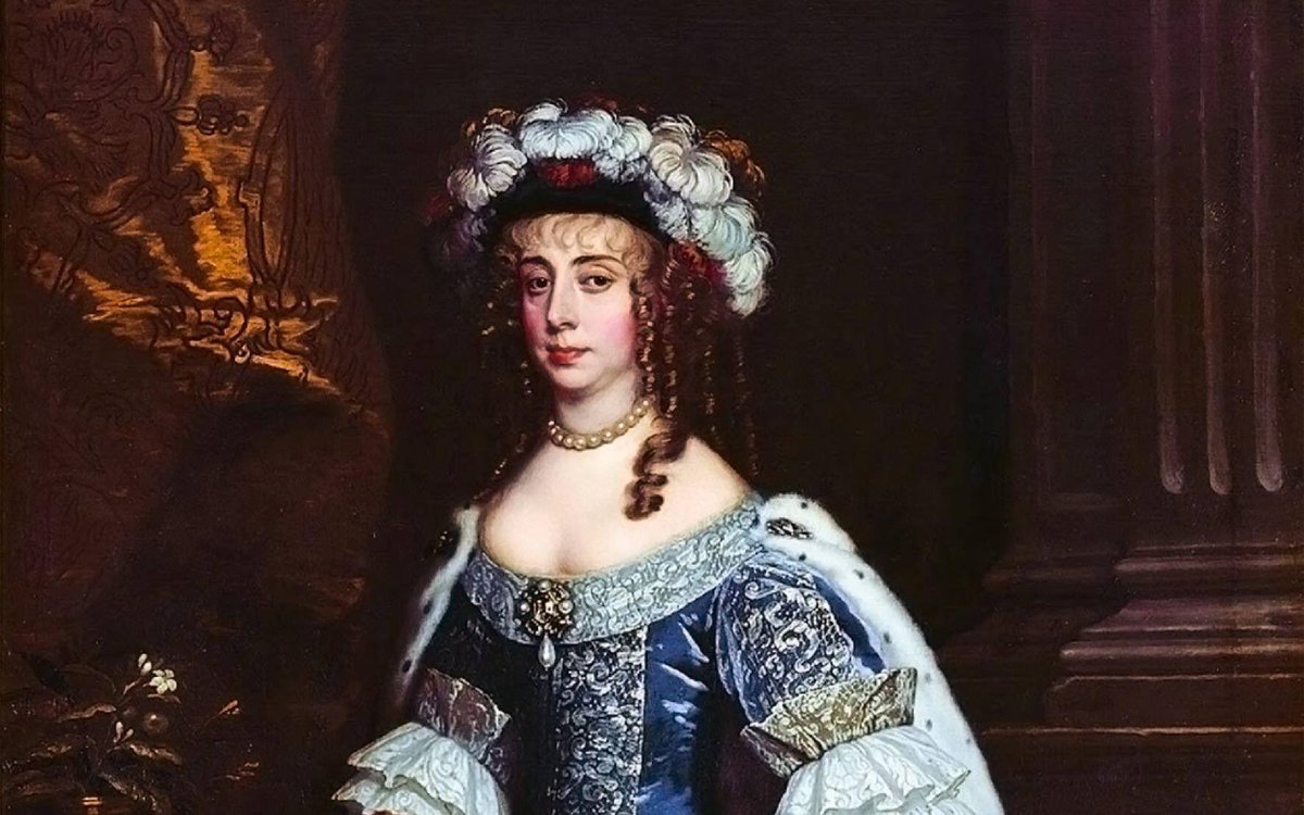 Margaret Cavendish, Duchess of Newcastle, philosophress extraordinaire, got her start as a shy maid of honour to Queen Henrietta Maria. She joined the #Stuart court at Oxford c 1642. The war intensified, and she accompanied the queen into exile.

#portrait Lely