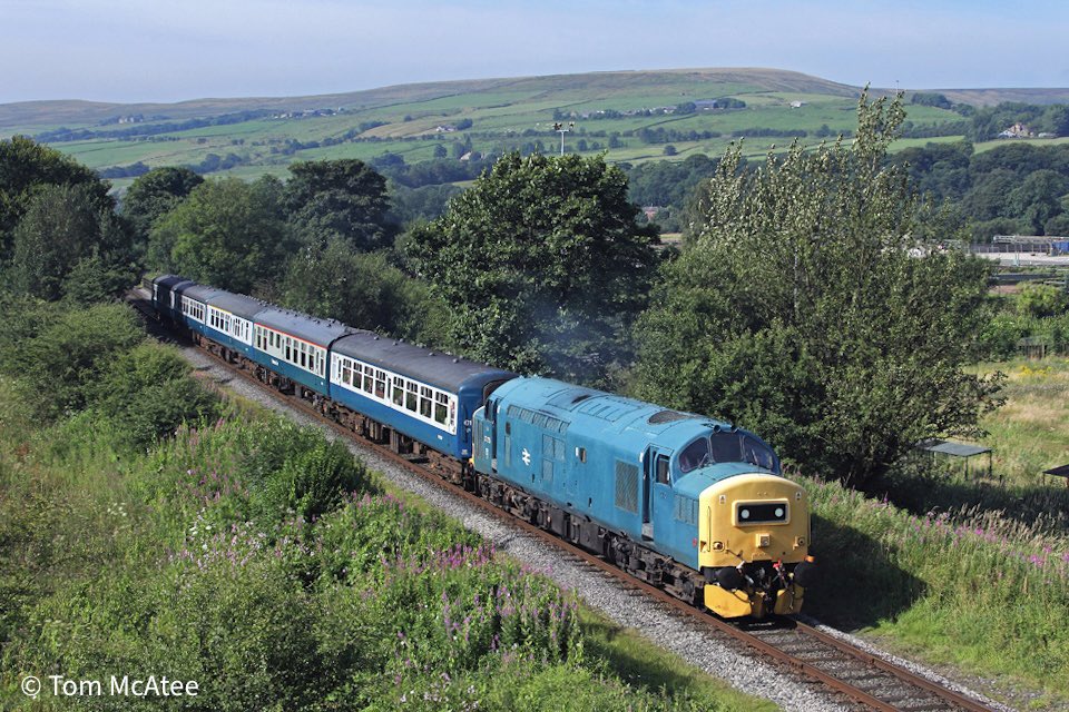 Scottish Vibes 🏴󠁧󠁢󠁳󠁣󠁴󠁿 is portrayed by 37275 whilst it roars away from its booked stop at Irwell Vale with the 09:30 Bury to Rawtenstall service. 11th Aug 2012. 📸☀️

⭐️ 2026 Railway Calendar ⬇️🏞️🚂 
railwayartprintshop.etsy.com/uk/listing/127…

#class37 #railways #britishrail #brblue #ukrail #trains