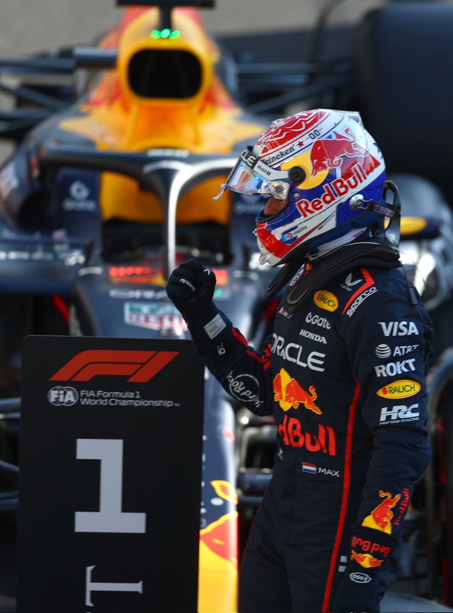 Aperta's tweet photo. Max Verstappen has just won the fastest F1 race in history. 

Fastest ever lap and now the fastest ever race.

The fastest man in F1🐐 https://t.co/WCGWBpdI3h