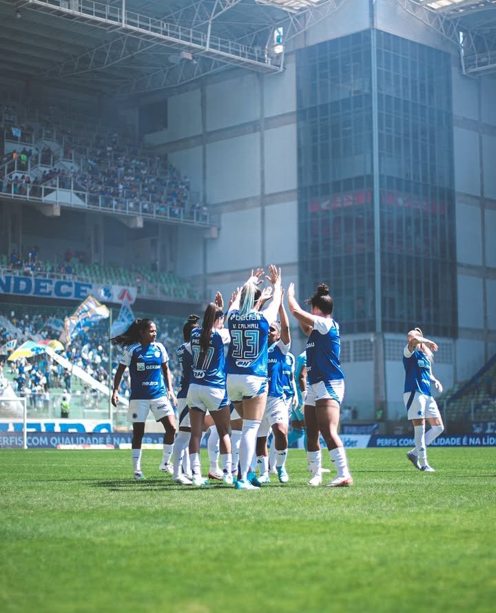 Cruzeiro Esporte Clube 

O único em Minas que valoriza as mulheres!