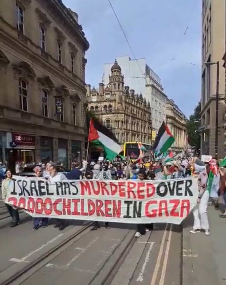 CityLife's tweet image. Protesters in #Manchester remind the honourable people that the US funded state of Israel has ‘intentionally’ killed over 20,000 children. #warcrime #genocide #Tribunal #Hague @IntlCrimCourt #Gaza #Palestine #children #women