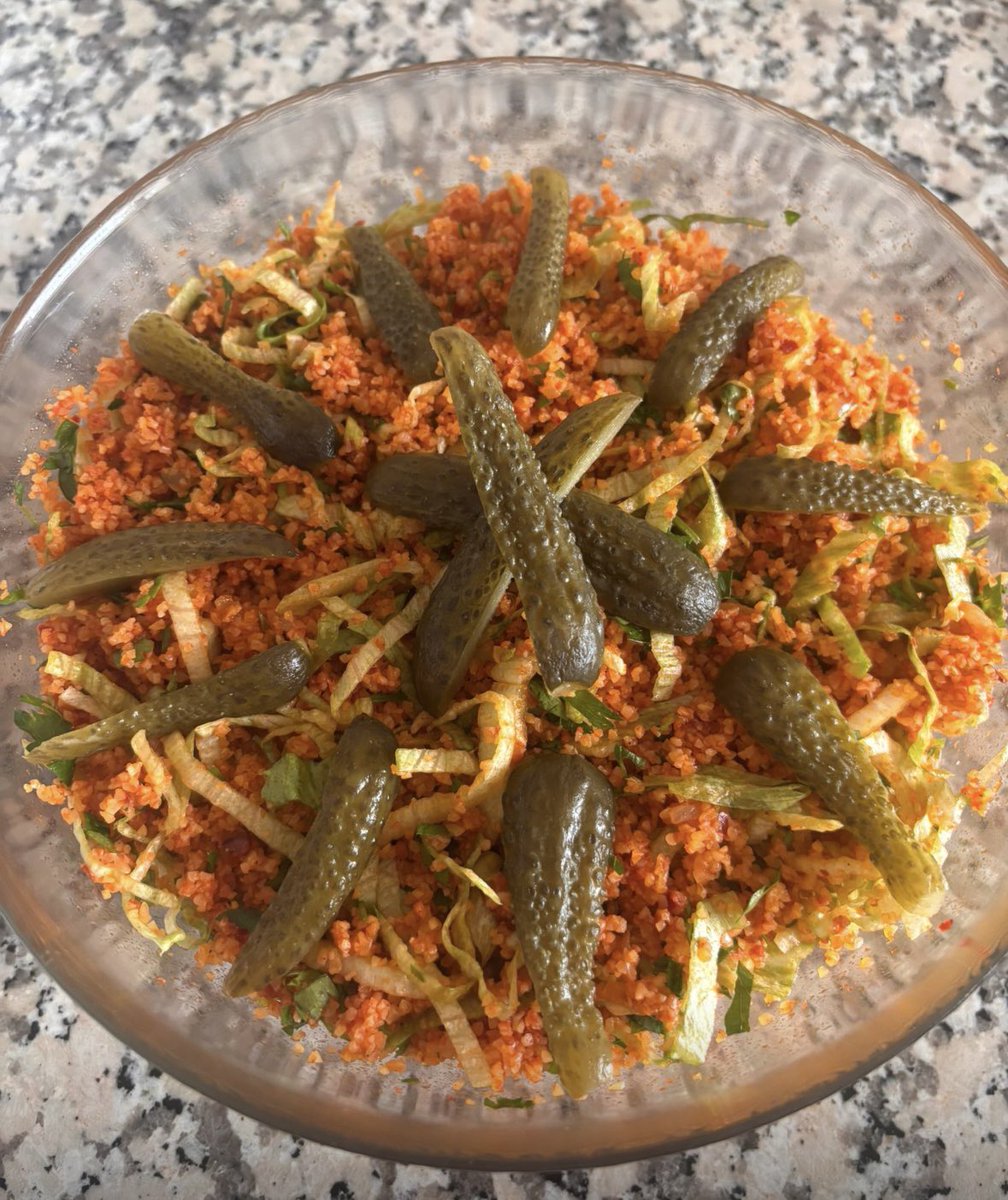 Bir bakayım dedim benim narin güzel kelebek parmaklarım işlevini yitirmiş mi diye o pekte hamaratlaşmış bu parmaklar azımda gayet iyi laf yapar😂🤭
Kız bedduacı senin beddualar işe yaramadı naberrr hadi şimdi naşş
Kemikle alakalı bir laf vardı sen anladın onu