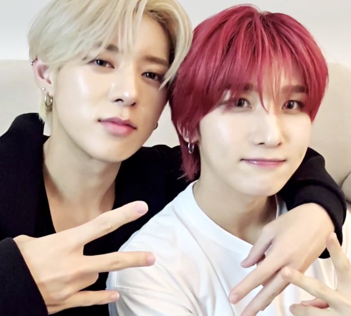 mmmmmya___'s tweet photo. 우리부부즈영원해요 https://t.co/9dc7XbtYOq