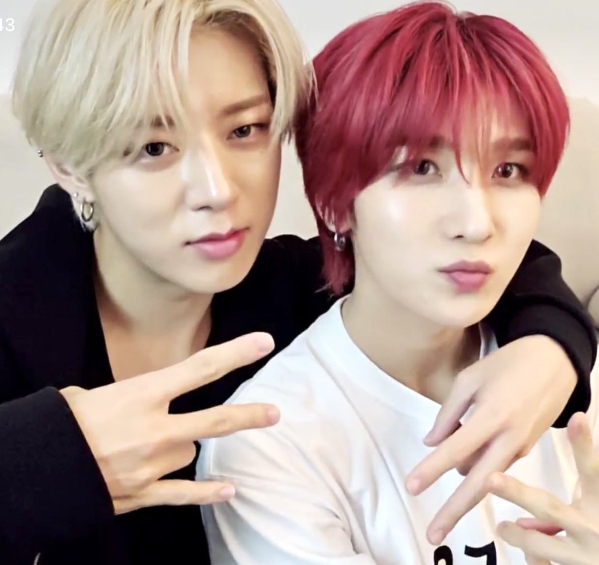 mmmmmya___'s tweet photo. 우리부부즈영원해요 https://t.co/9dc7XbtYOq