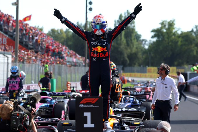 WalterVerst's tweet photo. #F1 🏁Final del #ItalianGP 🇮🇹#GPdeMonza con Victoria de Max #Verstappen en Italia.
Lo escoltaron:
2) Lando Norris
3) Oscar Piastri
En Tanto🇦🇷 Franco #Colapinto finalizó en el P17. Fue una carrera donde el equipo #Alpine demostró nuevamente una estrategia penosa y lamentable https://t.co/WuOaS6YMxK