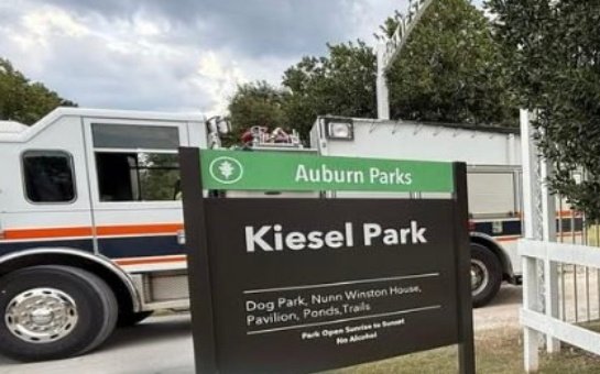 CoffindafferFBI's tweet image. Please use your platforms to find this red F-150 truck.
A 59 YO woman, believed to be a beloved Auburn professor (waiting for LE confirmation), was found murdered in Kiesel Park. This red truck was seen leaving the scene.
Investigation is ongoing.
*Caution if you live in…