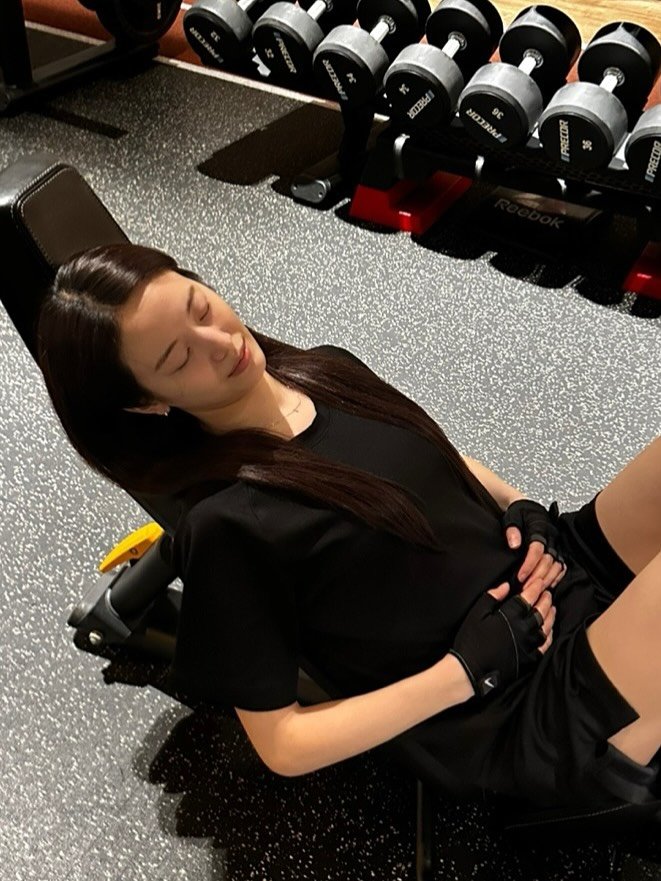 Yang ngegym                                    Yang nemenin