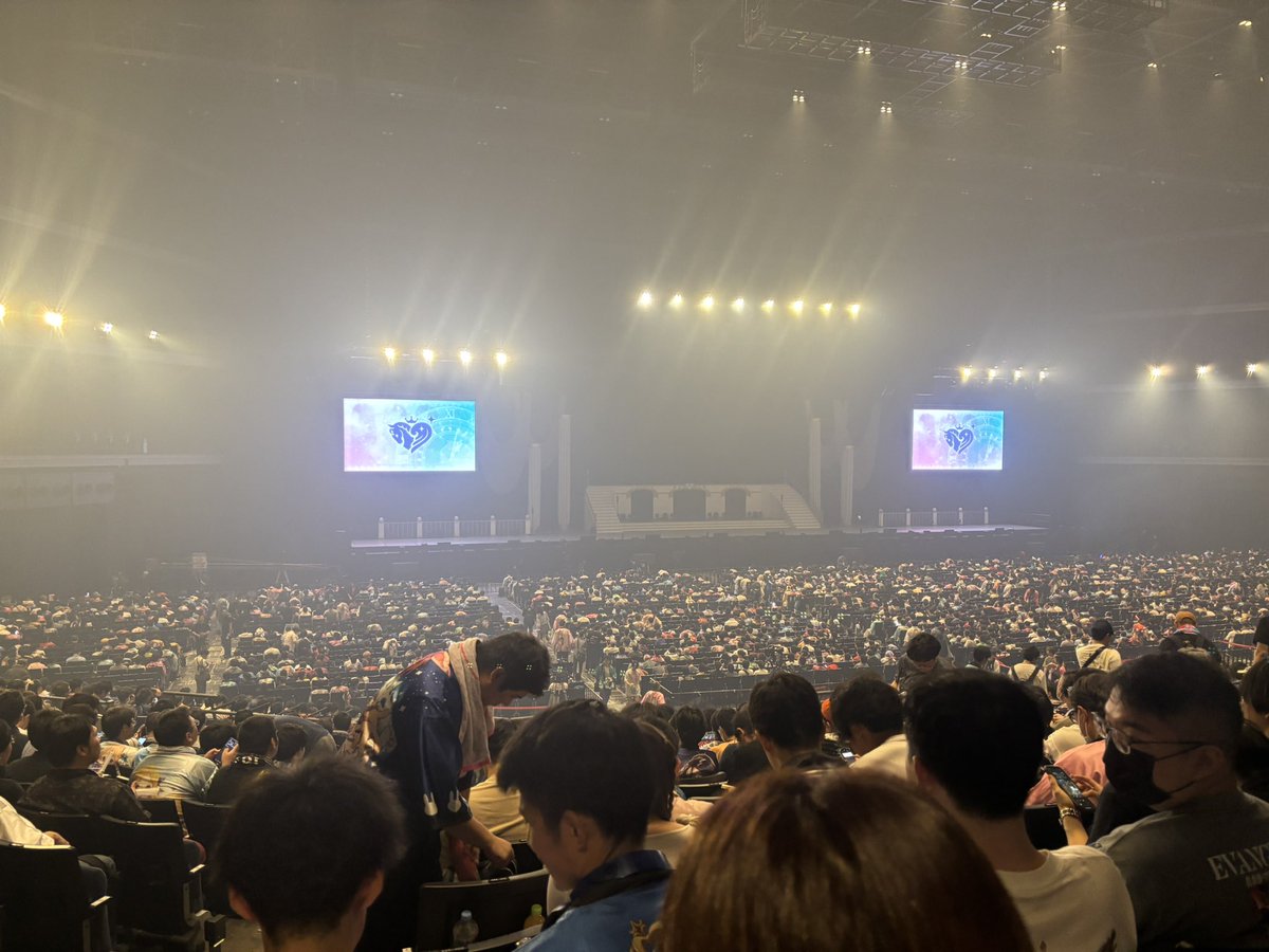 saurst's tweet image. 久しぶりのデレライブ参戦しました！
day1👉day2
レベル3眺め同じす。
#デレステ10thツアー千秋楽