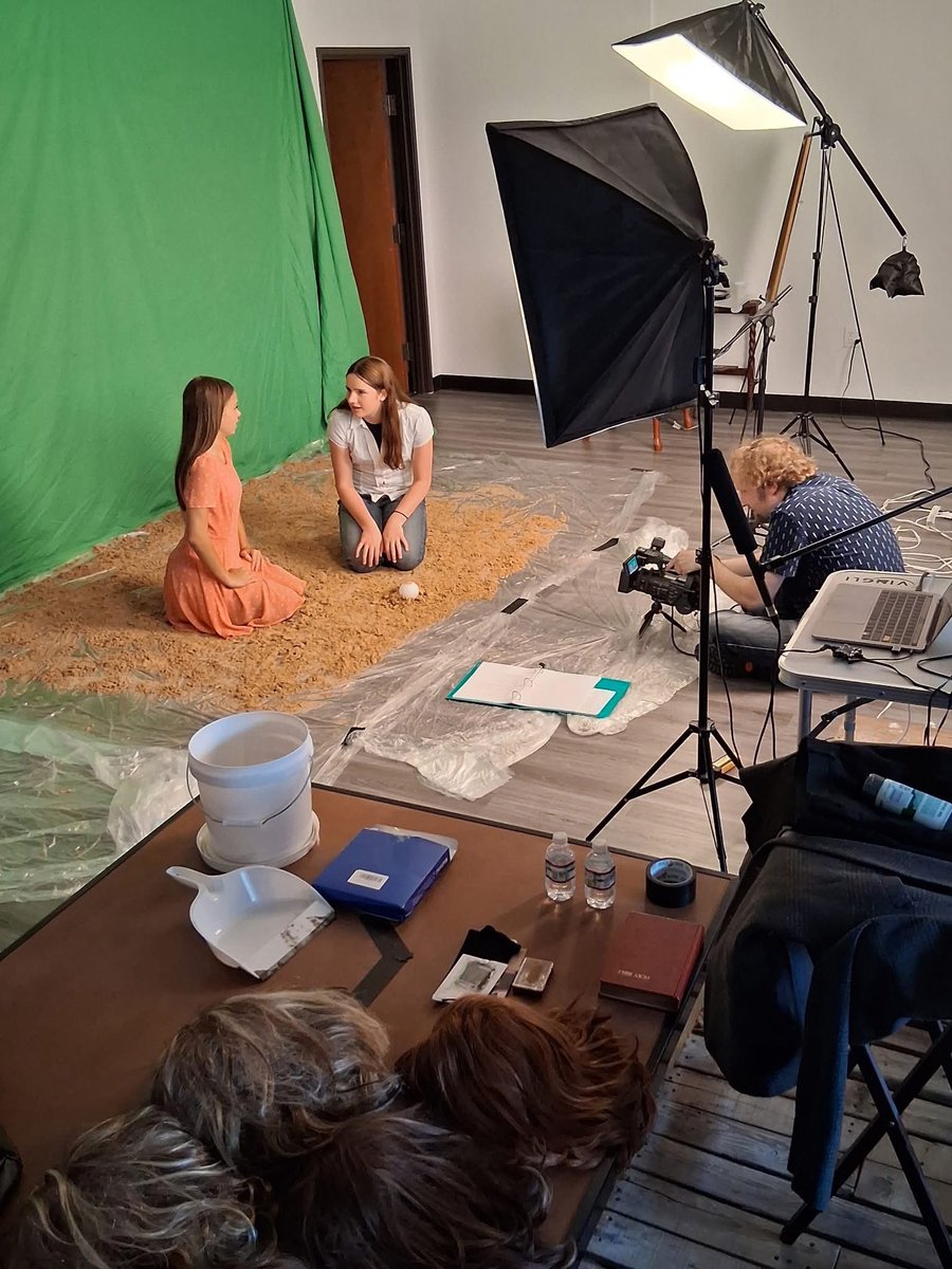 YouConnectionYC's tweet image. Filming on the beach (but not really) on our first project at the new facility, a short film based on the George MacDonald story Day Boy and Night Girl. See the short film, and our new place, at our special OPEN HOUSE EVENT on SUN, OCT 26 @ 2pm!
