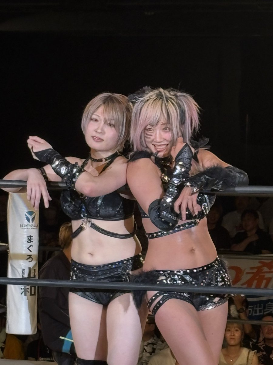 copyTOprowres's tweet photo. 黒のコスチュームだからこそ、魅力が輝く。
#ウナギサヤカ
#安納サオリ 
#オイモカブキ
#OZアカデミー https://t.co/FoWfR3tDCJ