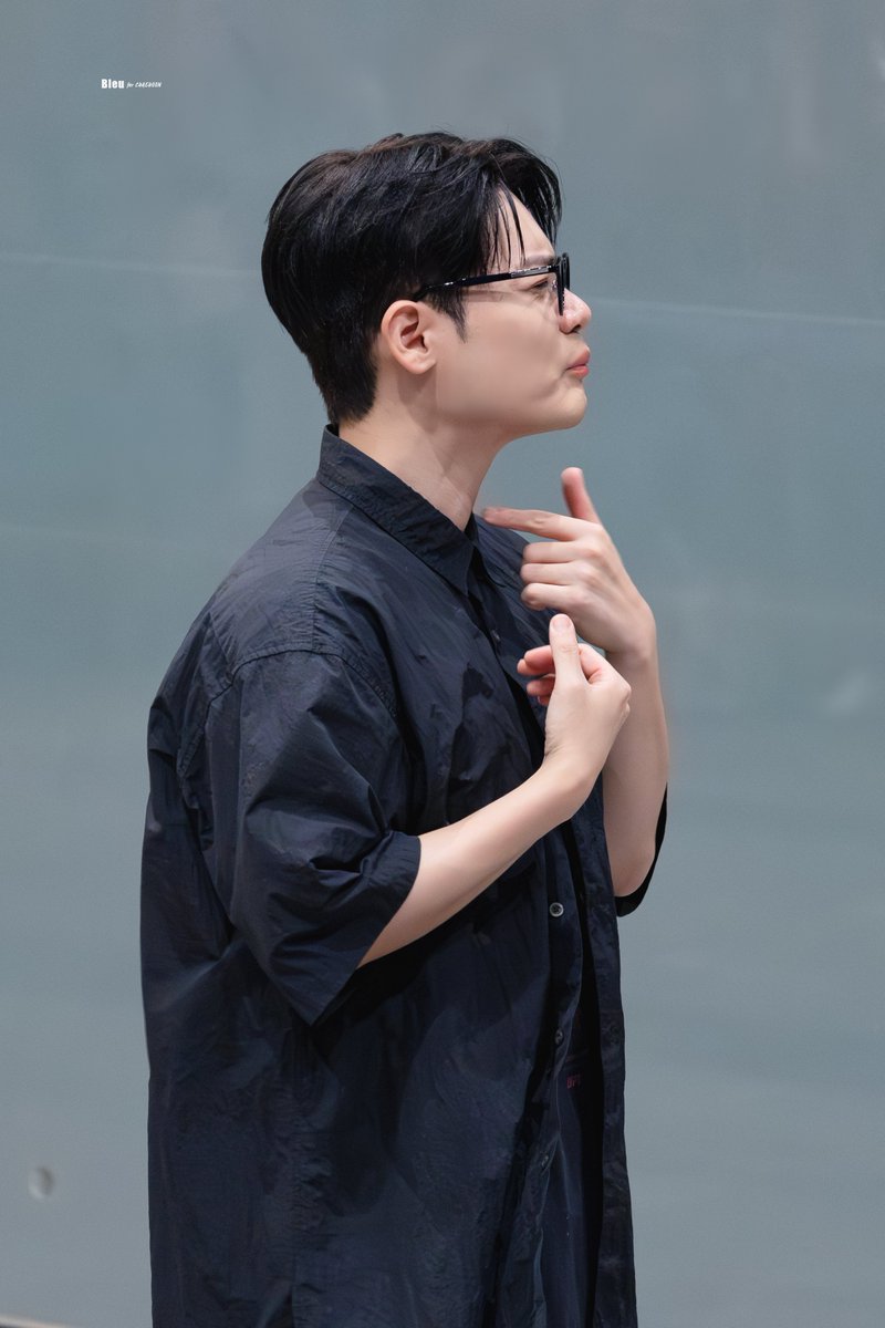 Bleu_1016's tweet photo. 2025.09.07. 2025 유채훈 콘서트 <IL MONDO> 퇴근길

진짜 노래 최선을 다해 부르는게 느껴졌어🥺

#유채훈 https://t.co/y3bBPs081K