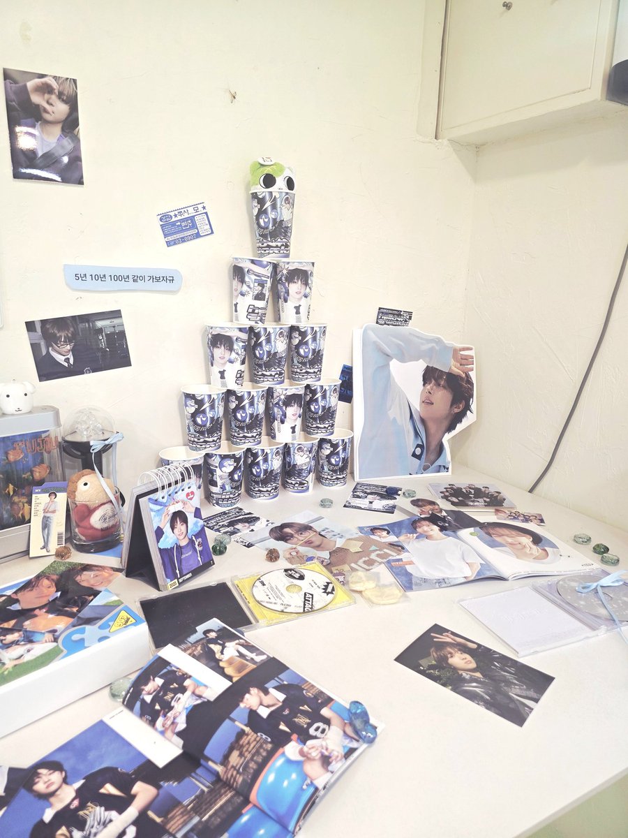 hello_EJworld's tweet photo. 이틀간 의주의 세계에 찾아와주신 분들 모두 감사합니다⭐️
의주로 인해 르네들의 세계가 더 빛나길 바라며..
#세계를_건너_의주에게_갈게
#To_My_World_EJ https://t.co/u6fFYzyvbA