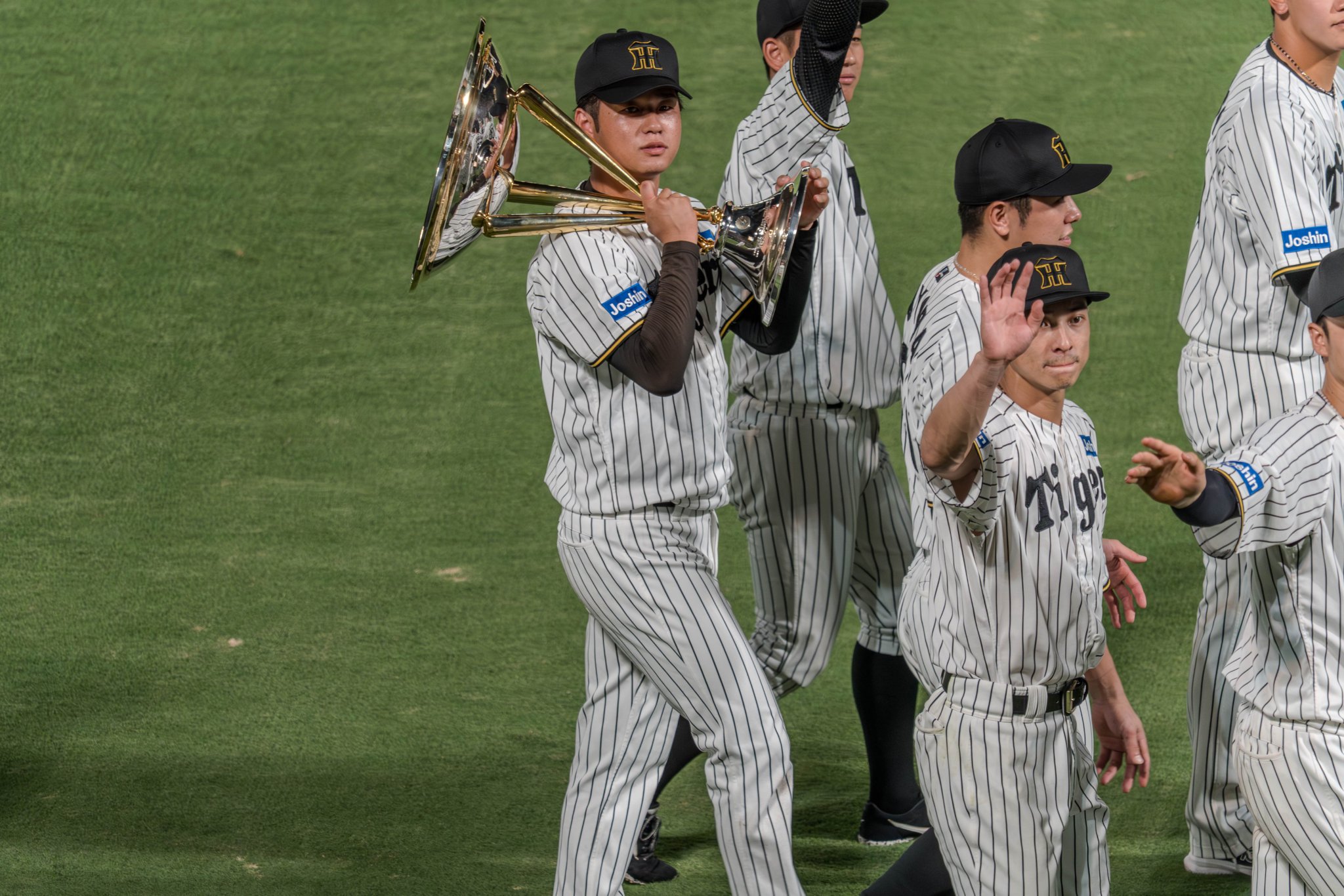 阪神タイガース　ブラックダイナマイト　ユニフォーム　髙橋遥人　Мサイズ 阪神タイガース ミズノ ブラックダイナマイトユニフォーム 新品