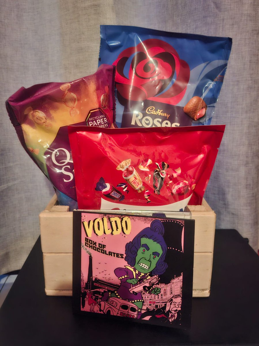 voldomusic's tweet photo. #boxofchocolates https://t.co/kw3fUsRmpA
