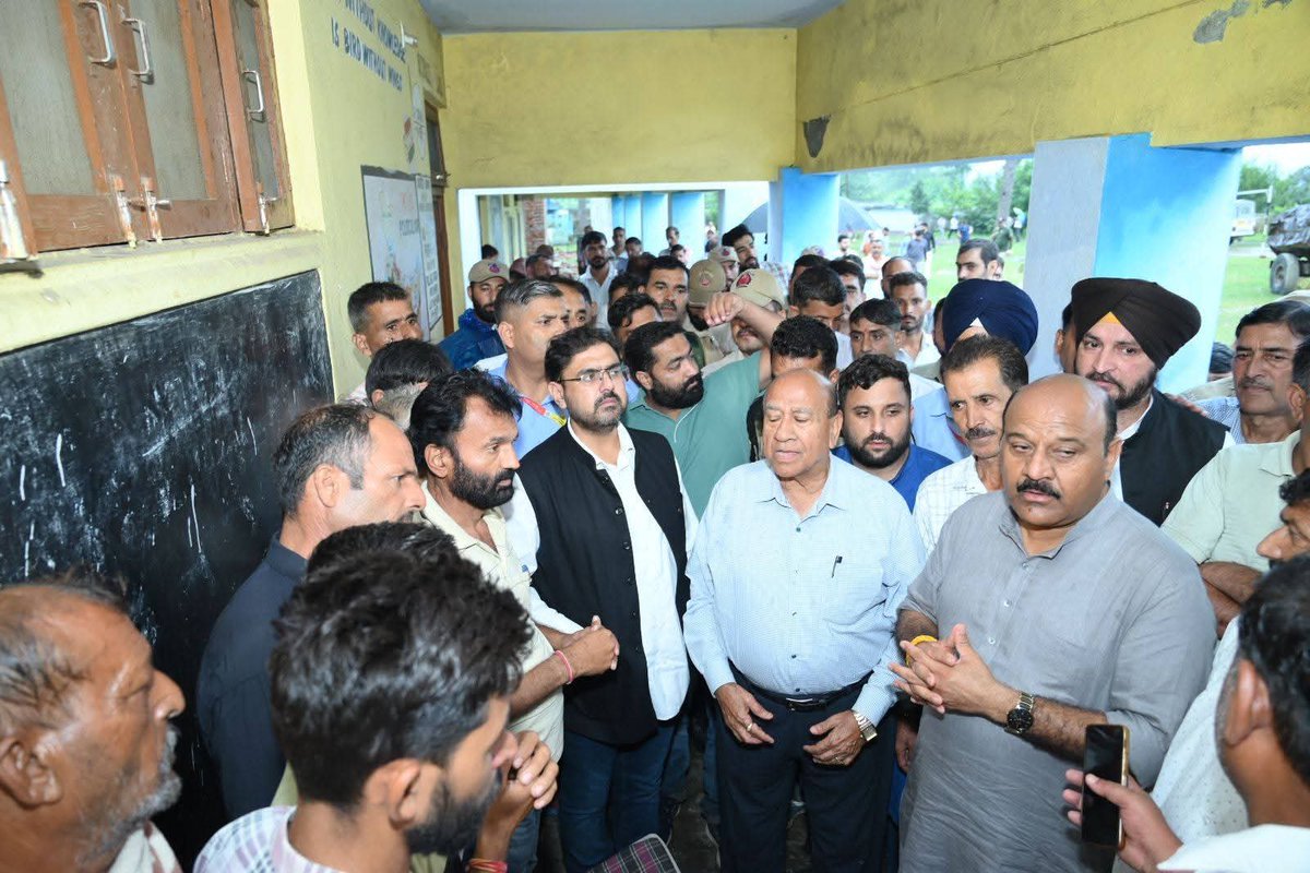 teamsatisharma's tweet image. "Visited Flood Relief Sewa Camp at Rah Salyote Chowki Choura, Jammu with Dy CM @Surinderch55 Ji. Met affected families, reviewed facilities &amp;amp; ensured seamless aid delivery. Assured full govt support during this challenging time. #FloodRelief #SupportInNeed"