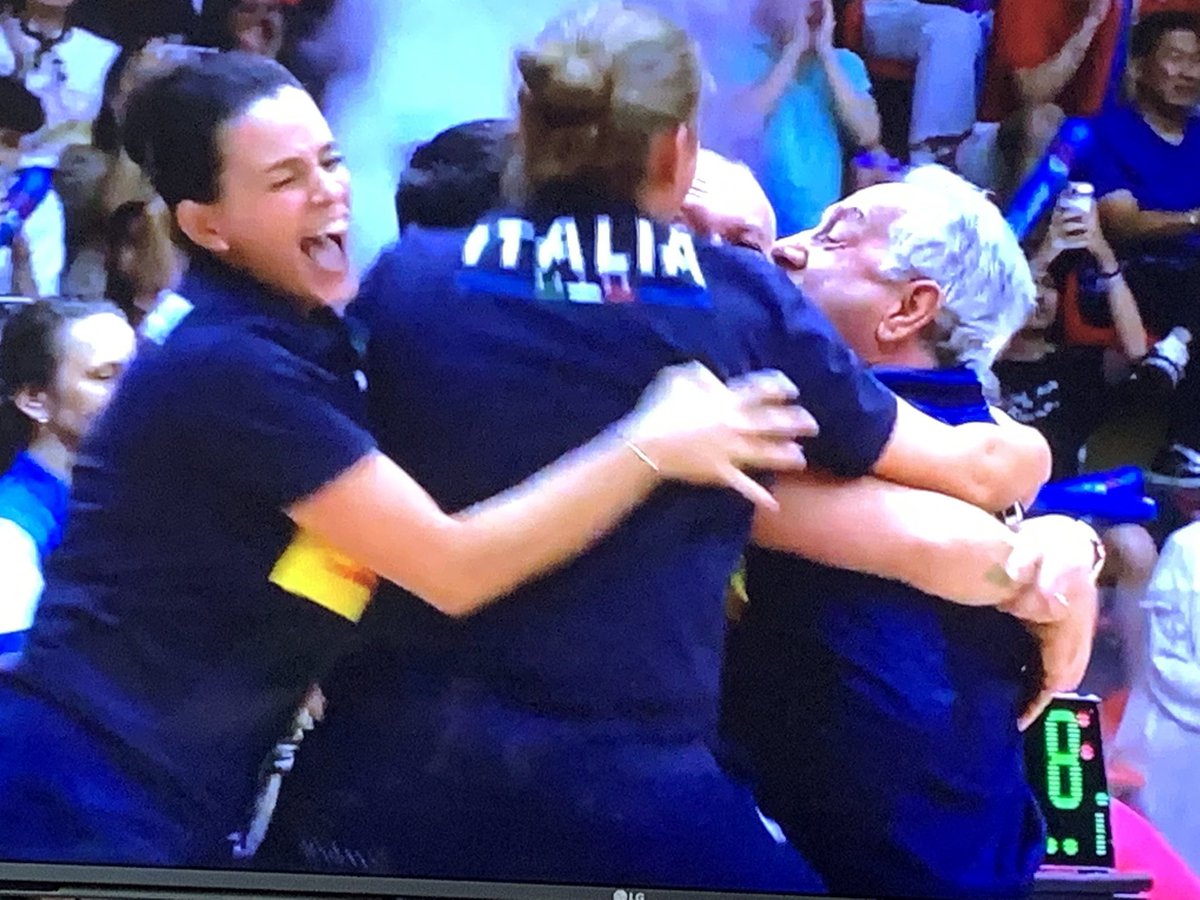 Sul tetto del mondo! È oro!!!🥇
Complimenti ragazze👏  #Italia