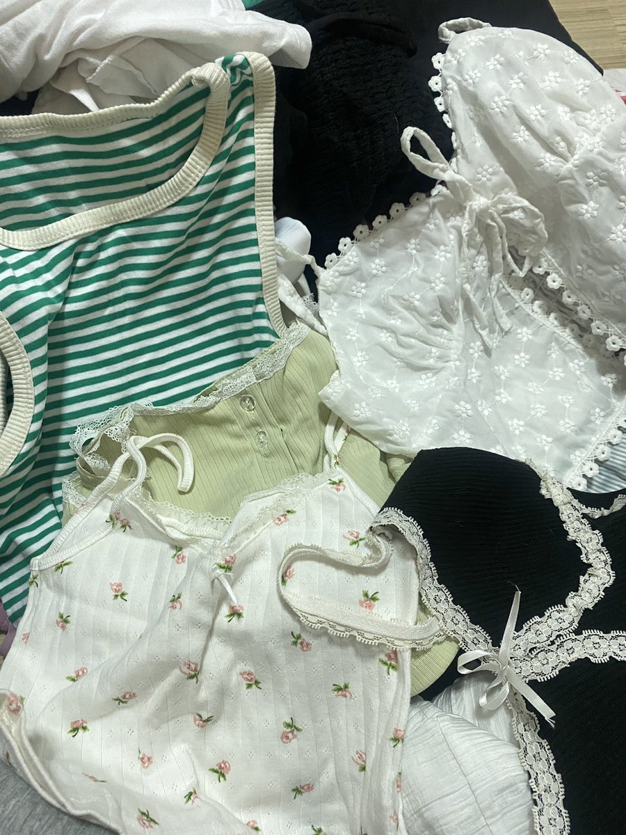 WPinkudesu's tweet photo. 📍ส่งต่อเสื้อจิ๋ว เดรส ราคาถูก
.
ปัก+รี ลด 5 บาท

#ส่งต่อเสื้อผ้ามือสอง #ส่งต่อเสื้อผ้ามือ2 #ส่งต่อเสื้อผ้า #เสื้อผ้ามือสอง #เสื้อผ้า��ือ2 #ส่งต่อ #ส่งต่อกระเป๋า #ส่งต่อรองเท้า #โล๊ะตู้ https://t.co/s9CV0WaBGN