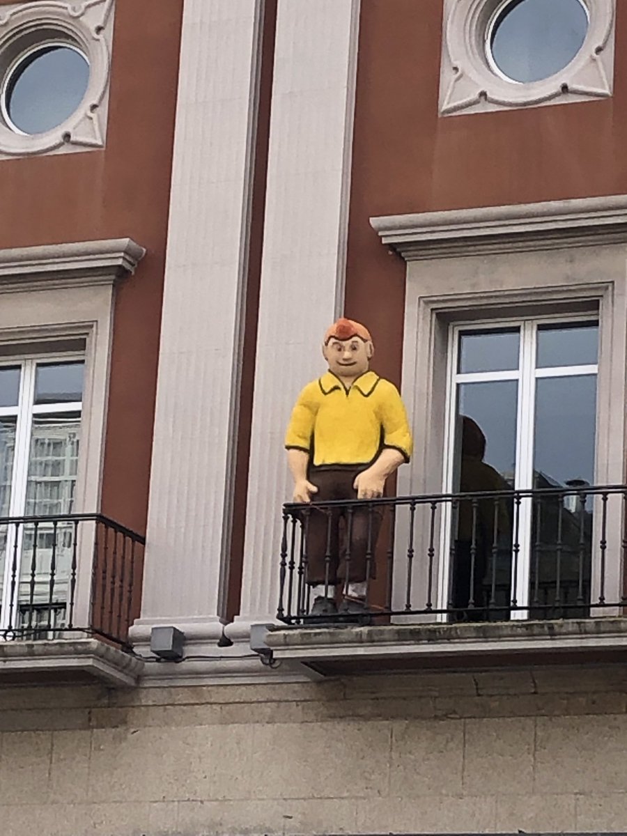 Tintín leva demasiado tempo en Galicia. De aí eses kilos  de máis