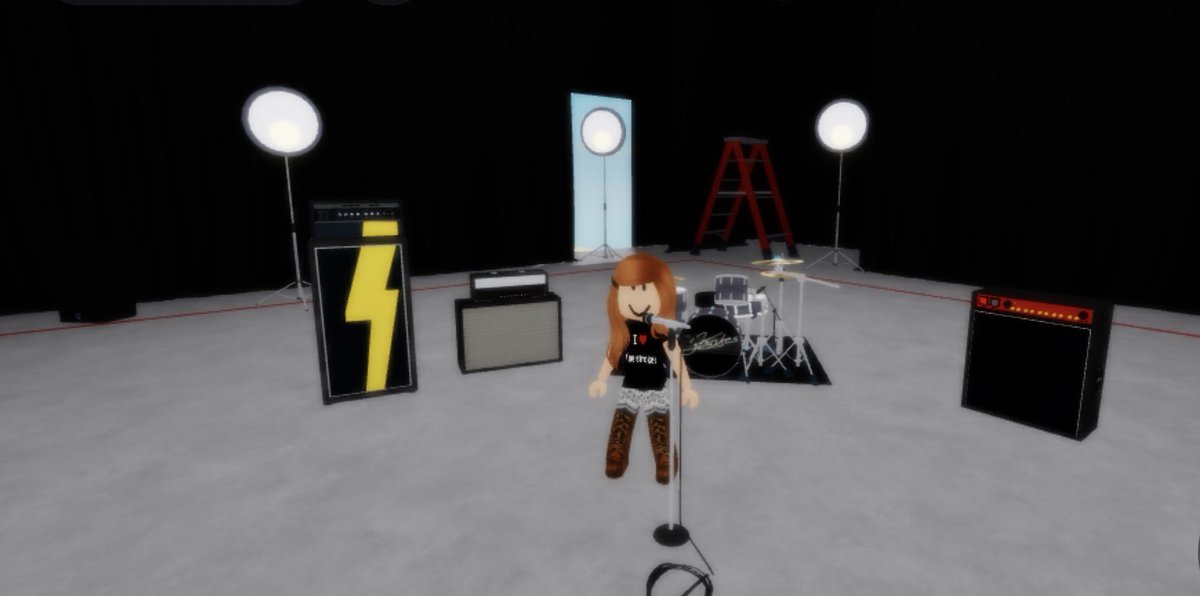 rubysonfire's tweet image. And they said robloxians couldn’t like The Strokes …