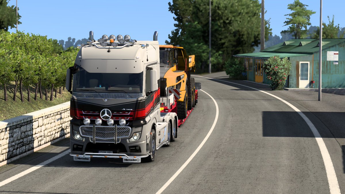 HumoCelia's tweet photo. Transportando un Camión articulado Volvo A25G desde Napoli a Pescara 🇮🇹 #ETS2 #EuroTruckSimulator2 https://t.co/oxfmh1CQ8v