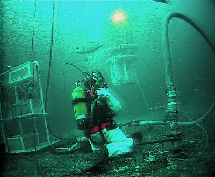 salvamentogob's tweet photo. Buceo libre/pesca submarina/escafandrismo... implica entrar en un ambiente hostil al ser humano.
Es vital: buena forma física/salud, formación, revisión de equipos y advertir de presencia.
Consejos de Seguridad https://t.co/zlDJUL68nJ
#DíaInternacionaldelosBuzos #DiversDay #Buzo https://t.co/Ay2RMljFDn