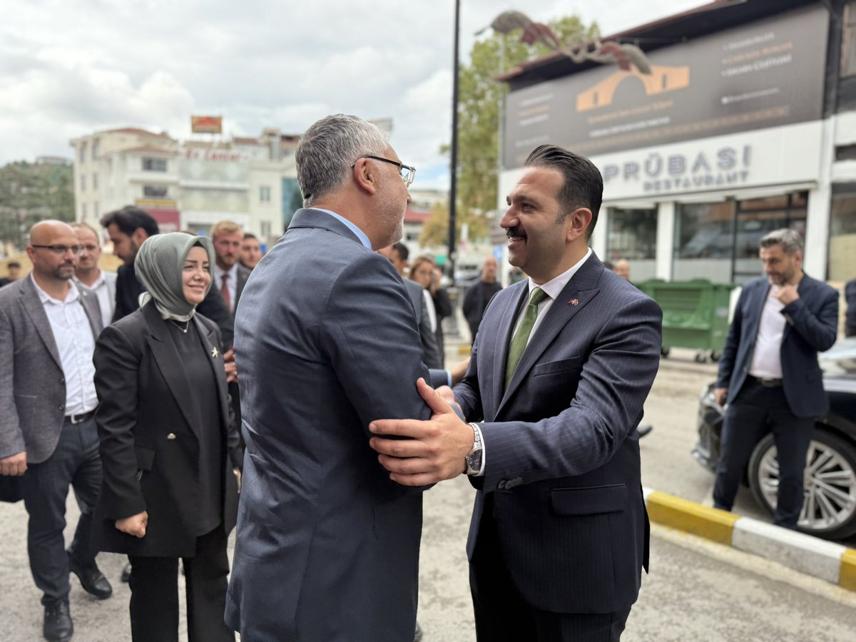 🔗 Türkiye Yüzyılı Buluşmaları | MHP İl Başkanlığı Ziyareti🇹🇷

Çalışma ve Sosyal Güvenlik Bakanımız Vedat Işıkhan ile Kastamonu’da Cumhur İttifakı ruhunu ve kardeşlik bağlarını pekiştirdik.
MHP İl Teşkilatımızı ziyaret ederek samimi bir atmosferde şehrimizin ve ülkemizin geleceği