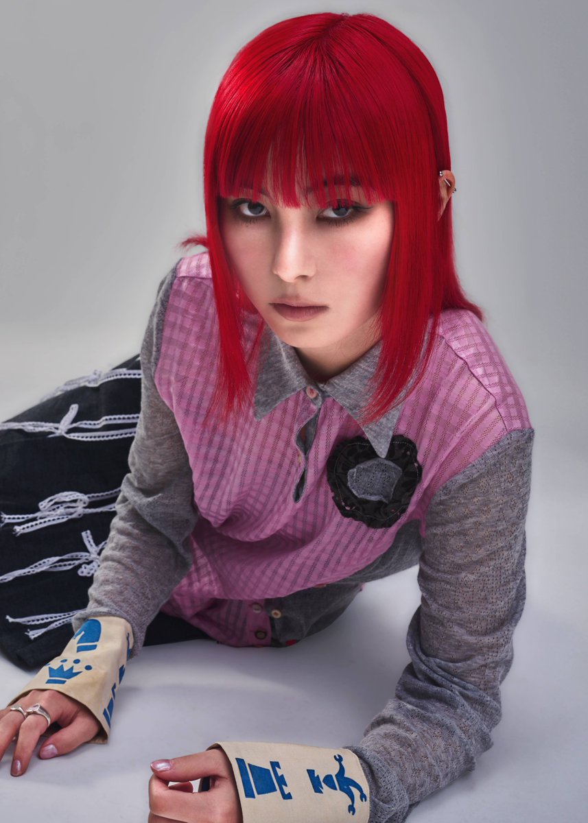 みな　 LAGUA GEM | FRONT HOLE ONE SHOULDER トップス (Tシャツ