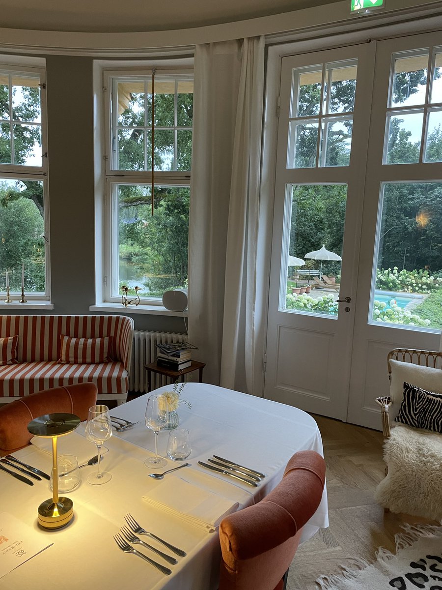 A beautiful weekend escape at Billnäs Gård. Shooting our fall collection here was a dream✨🤍