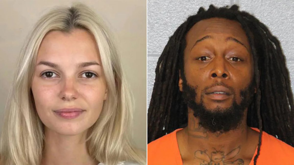 CHECO_FUENTES_'s tweet photo. Asi fue como el demente y loco #DeCarlo Brown asesinó y apuñaló a #IrynaZarutska, una chica rusa que tomaba el metro en los #EEUU.
Este hecho ocurrió el 25 de agosto, pero se hizo #Tendencia por el video que capto la atroz y espeluznante escena.
#IrynaZarutska #ASESINOS #viral https://t.co/ofcBOrUpz2