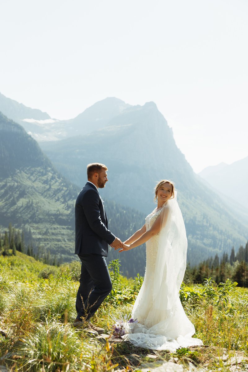 Huge congratulations to @rachel_sarchet_ \u0026 @jared_sarchet on your gorgeous  wedding 💍 We're so glad you found the ring that was perfectly you. Cheers  to a beautiful couple and a lifetime of love!, image size:800x1200