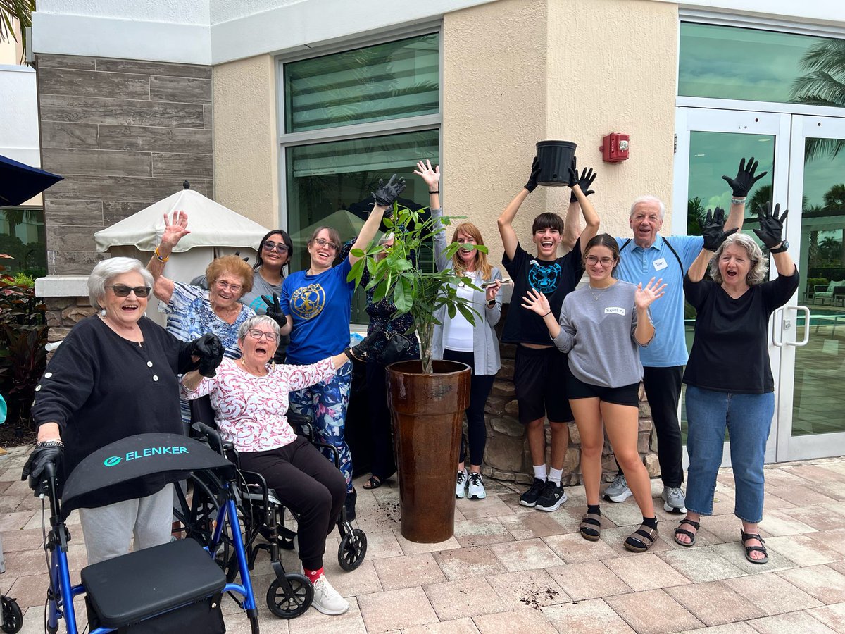jupiter_high's tweet photo. JHS Interact Club volunteered their time to help plant a #friendshiptree at Watercrest Senior Living facility! #onetribe #communityservice https://t.co/mWIMkFHGsh