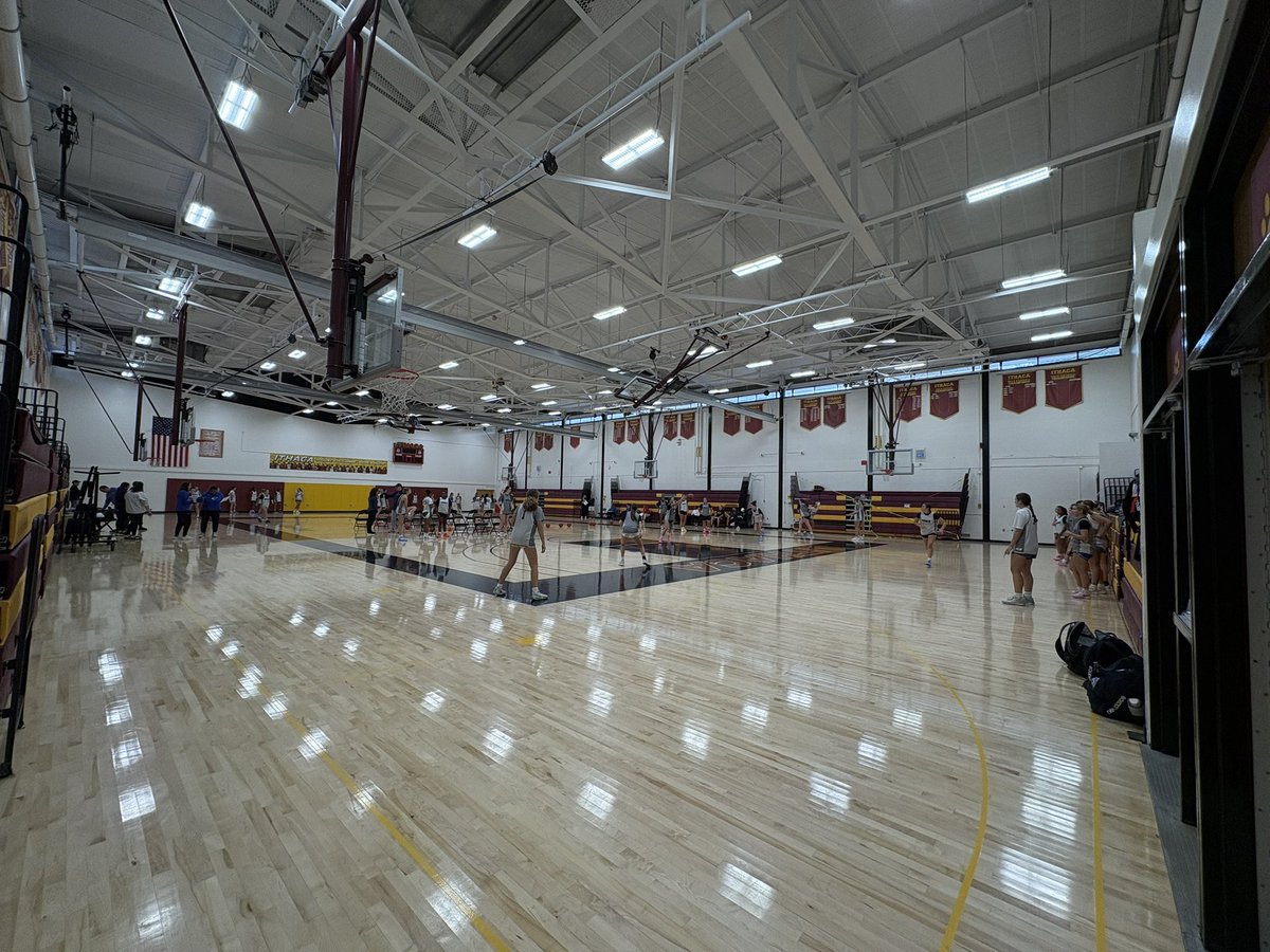 #TodaysOffice Part I
Ithaca HS

This quietly became a very busy day on the 🏀 calendar, and I’m a glutton for punishment, so why not do it all?

A little Ithaca 5 &amp; 10 (scratch that, not little at all) delayed entry by a little while, but didn’t deny it. It’s not the fall season