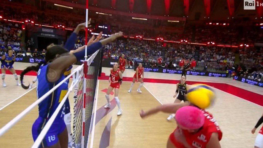 Quante bruschette nell’occhio a causa di queste ragazze negli ultimi anni