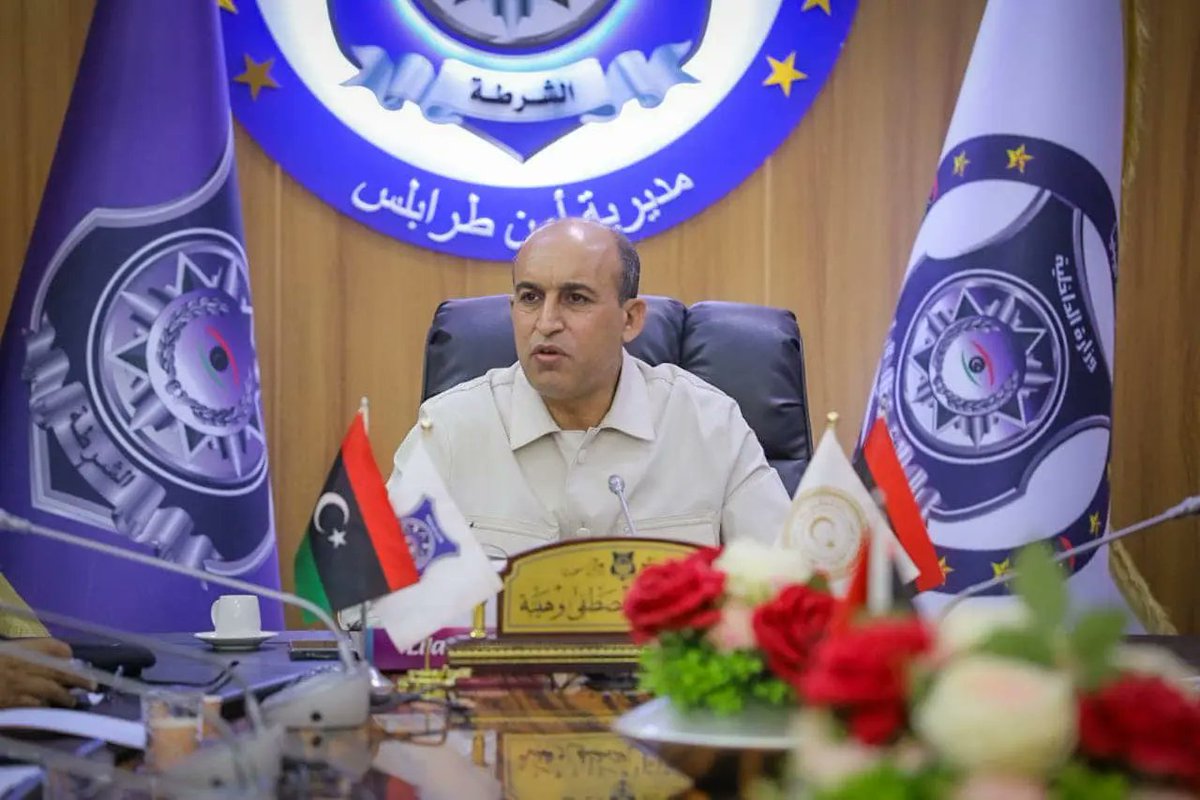 في إطار اللقاءات الأسبوعية لمتابعة سير العمل والوقوف على مستوى الأداء الأمني عقد مدير أمن طرابلس اللواء خليل وهيبة، اجتماعًا دوريً مؤكدًا من خلاله على أهمية استثمار القوة العمومية للمديرية وتوجيهها بالشكل الأمثل في تنفيذ المهام الأمنية