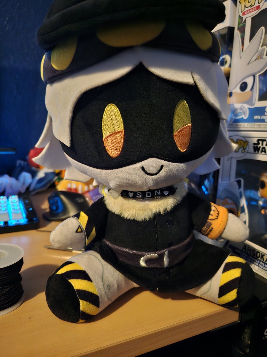 Saphy_Kat's tweet image. We&apos;re so back (bracelet edition)

#murderdrones #murderdronesplushie #plushie #SerialDesignationN #bracelet #mdtwt