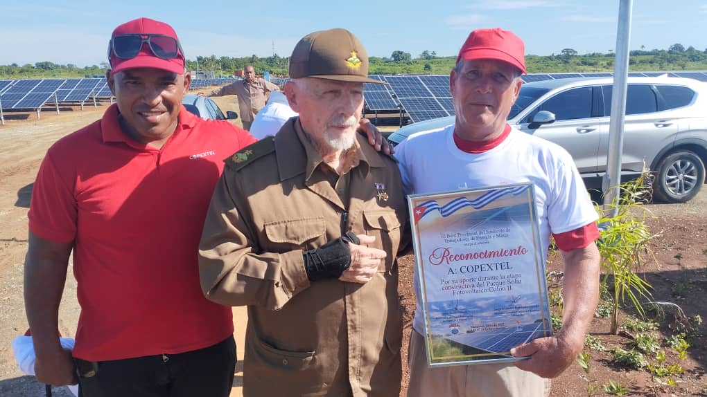 filialmatanzas's tweet photo. Una vez más La Filial Copextel Matanzas recibe reconocimiento por la labor realizada en los P F en la Provincia, gracias a ese equipo de talentosos especialistas y técnicos que saben llevar esa tarea con el pie en el estribo.
Felicidades #FilialMatanzas
#MatancerosEnVictoria https://t.co/iSe2RtObPN