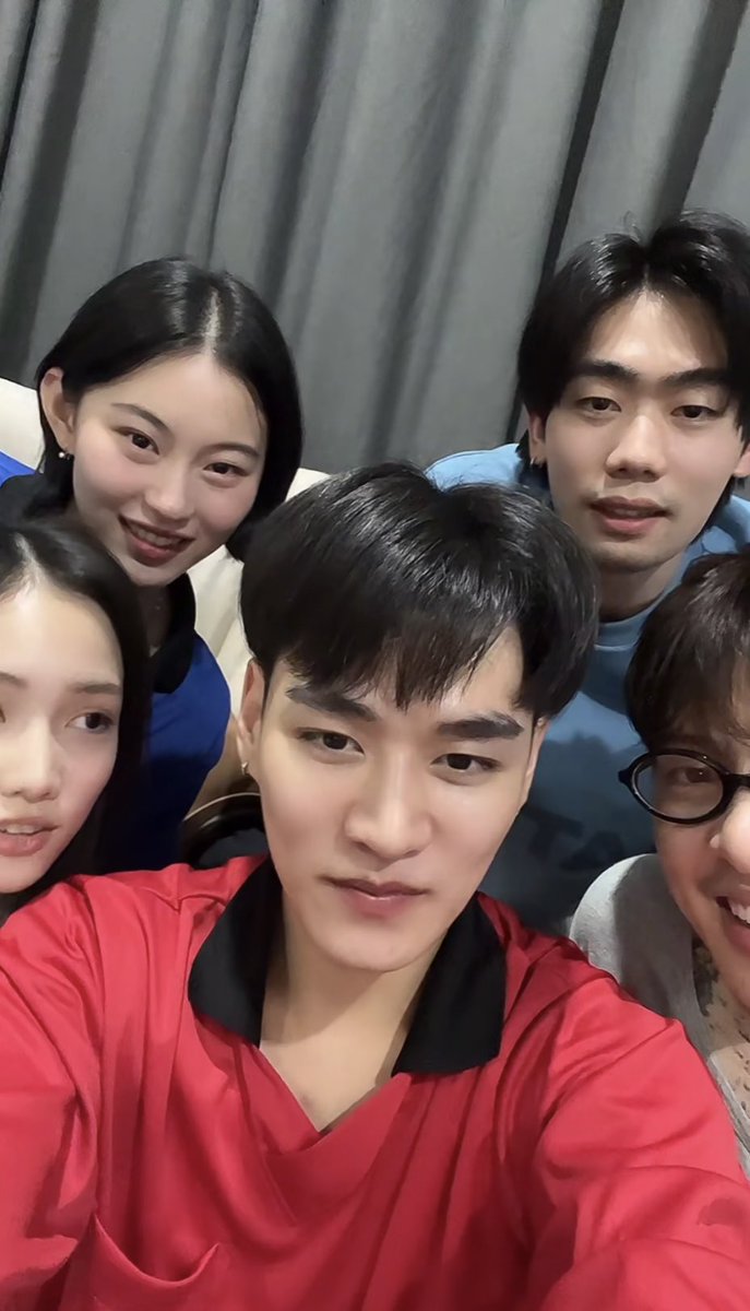 แก๊งซอดแจ้งบอกผมยาวไวเพราะ Go Hair 555555

Khemjira The Series EP5
#เขมจิราต้องรอดEP5