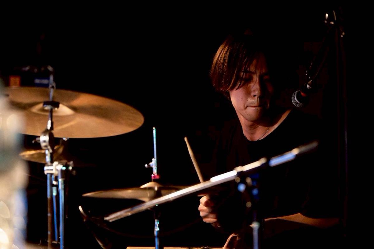 ［　Photo　］

2025/08/09
eyedentity pre. 『 Juvenile 』

Apes
<a href="/apes_band/">Apes</a> 

📸<a href="/ryu_21yt/">Ryunosuke</a>