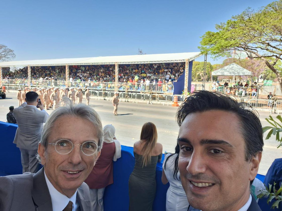Tive o prazer de participar mais uma vez do Desfile de 7 de Setembro. 🇧🇷
Uma combinação de diversidade, juventude e otimismo à imagem deste grande país!