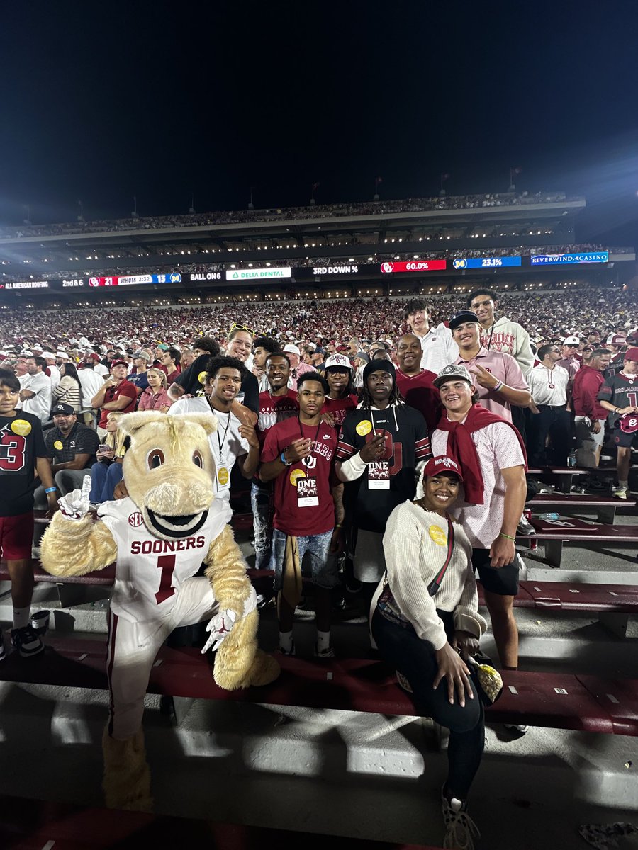 My BUFFS looking good at the SOONER v WOLVERINES game everything was good until the refs started cheating my WOLVERINES!!!