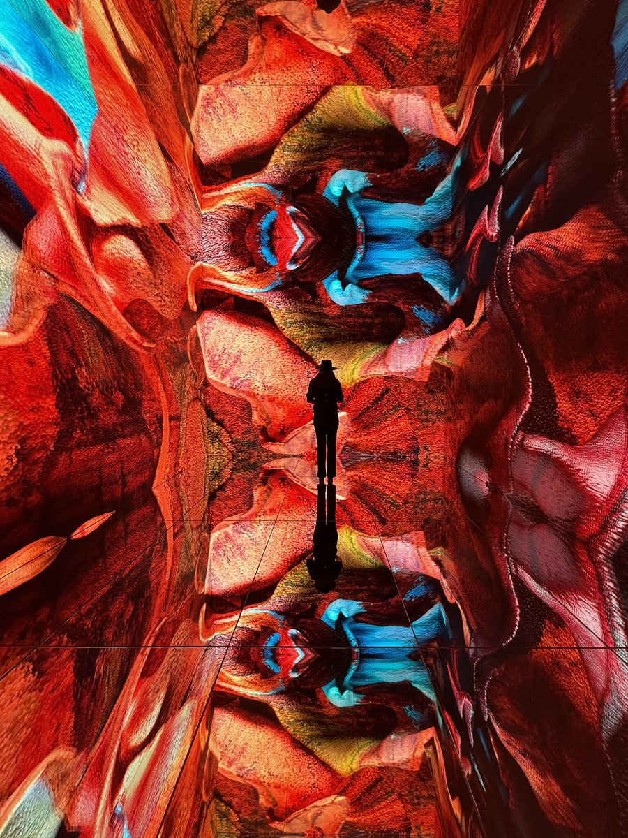 Dear RAS Collectors, we are reorganizing our Discord server before Biome Lumina V3 updates. We have tons of exciting updates, giveaways, and fun in new collection-based / token-gated channels. Please do not miss :)