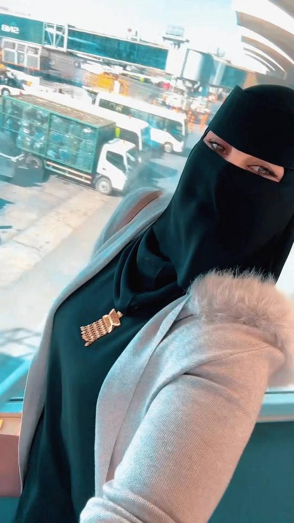 ضمني في صمت لا تطلب كلام
ضمني محتاج حضنك ضمني