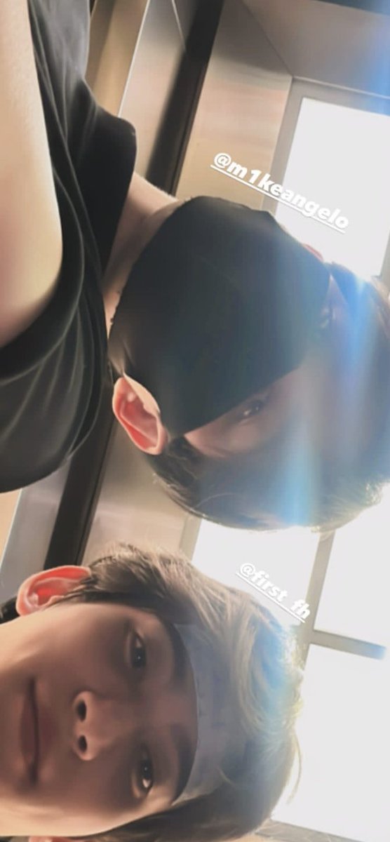 A1112222_'s tweet image. It's a wonderful surprise to finally see Daddy Mike and his baby First together🫶🥰
It's destiny to meet in China 🧡🖤
#First_Chalongrat 
#m1keangelo
#mikefirst
