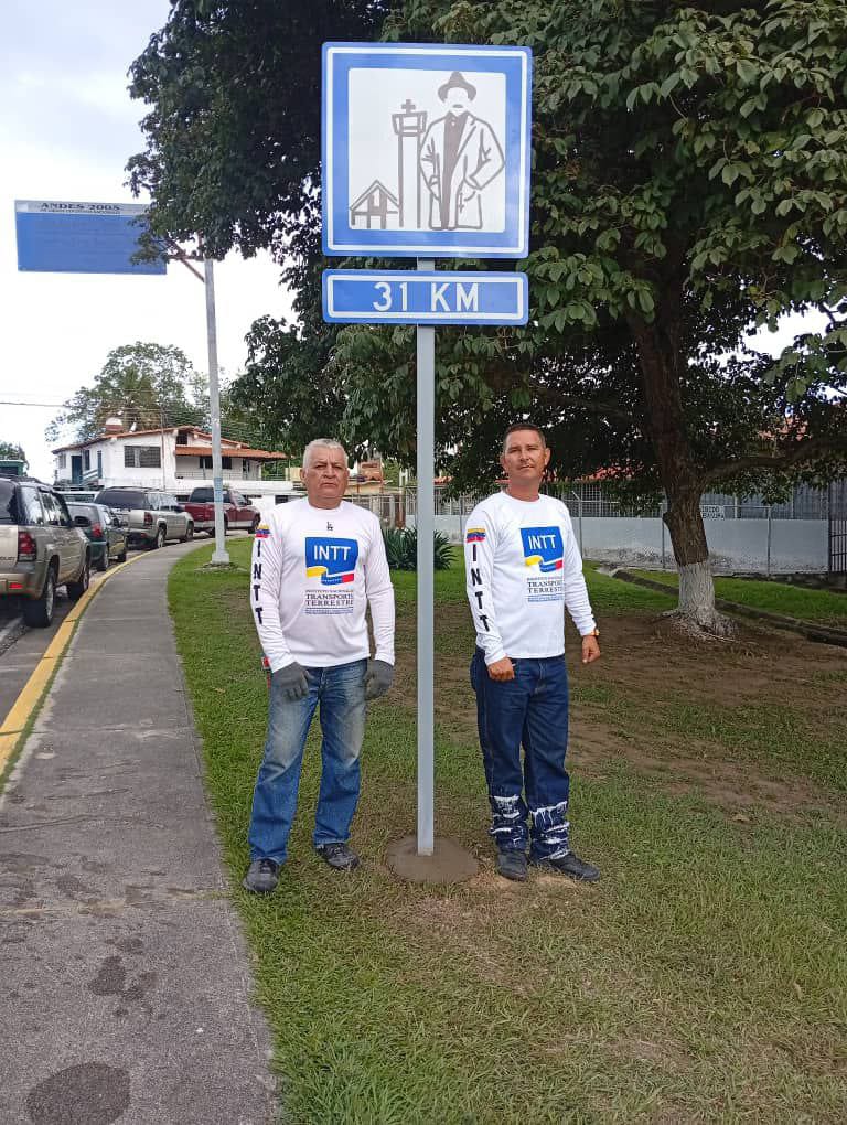 #EsNoticia🗞️| INTT instala señalización turística en Isnotú, para fortalecer la seguridad vial durante las actividades religiosas que se desarrollarán en la Canonización del Dr. José Gregorio Hernández