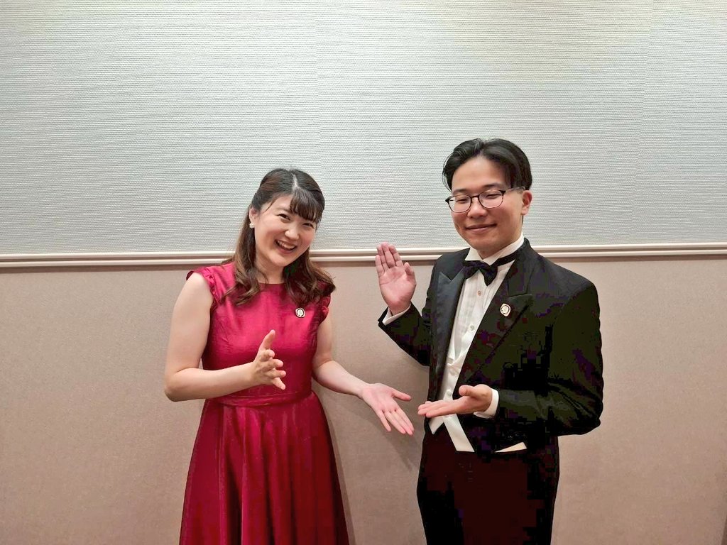 ensembleobanzai's tweet image. 東京都合唱コンクールへの初出場を果たしました‼️‼️

結果は銀賞2位！🥈
悔しい結果ではありますが、初出場で素敵な賞をいただけたこと、とても光栄に思います。

「素材の味が引き立つ音楽」をモットーにこれからも精進してまいります🔥

葛貫杏梨先生(@anri_pf)ありがとうございました！💞
#都コン